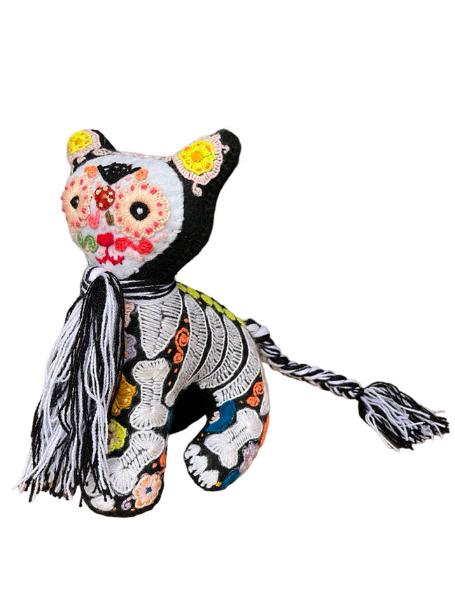 Embroidered gatito calaca - FolkProject