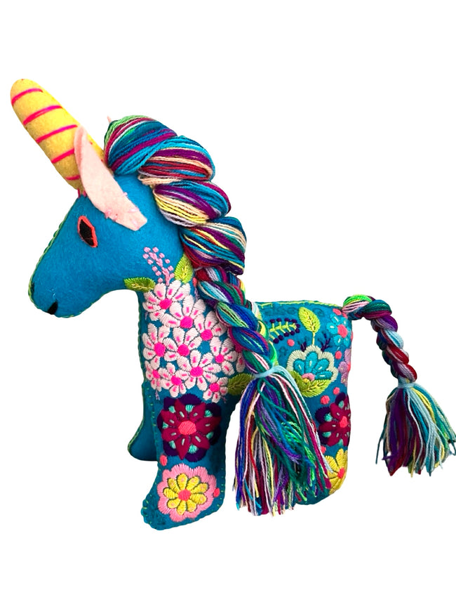 Embroidered felt unicorns - FolkProject