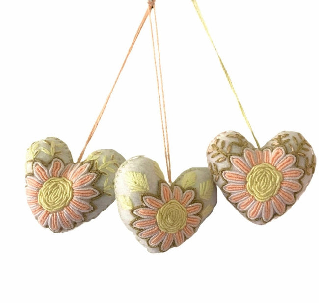 Hearts tassels - FolkProject
