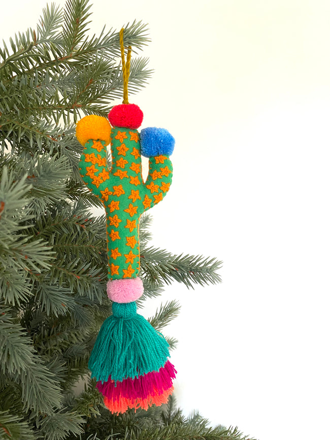 Cactus candelabra pom tassel - FolkProject