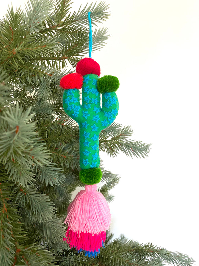 Cactus candelabra pom tassel - FolkProject